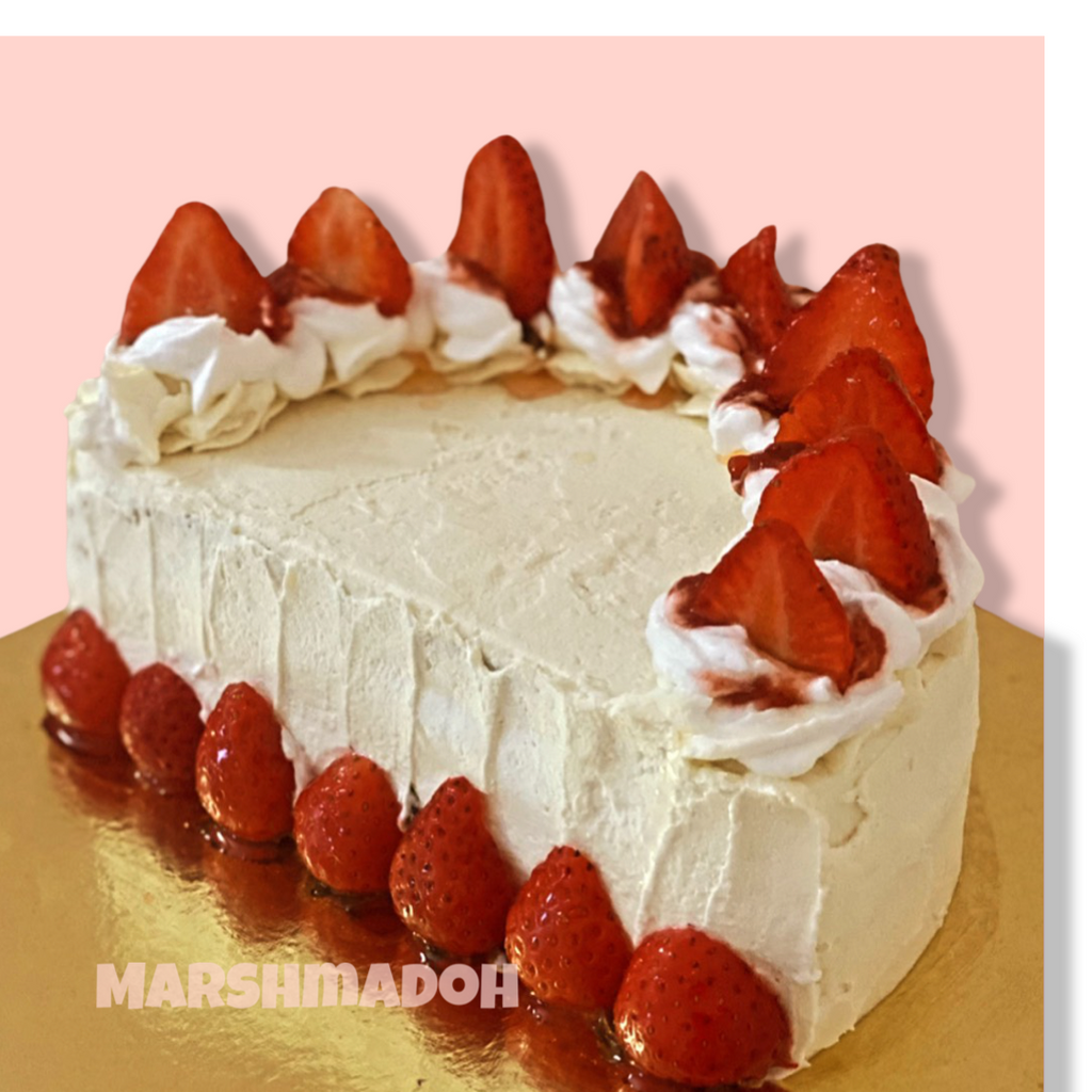 1kg Red Heart cake, Super Cake- Online Cake delivery in Noida, Cake Shops  with Midnight & Same Day Delivery